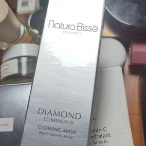 Brightening mask